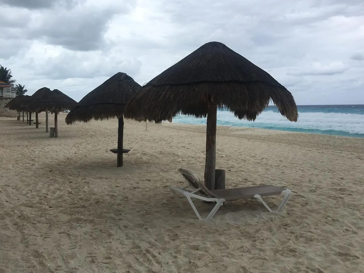 Hermoso Apartamento Con Playa En Zona Hotelera Cancún 0*,