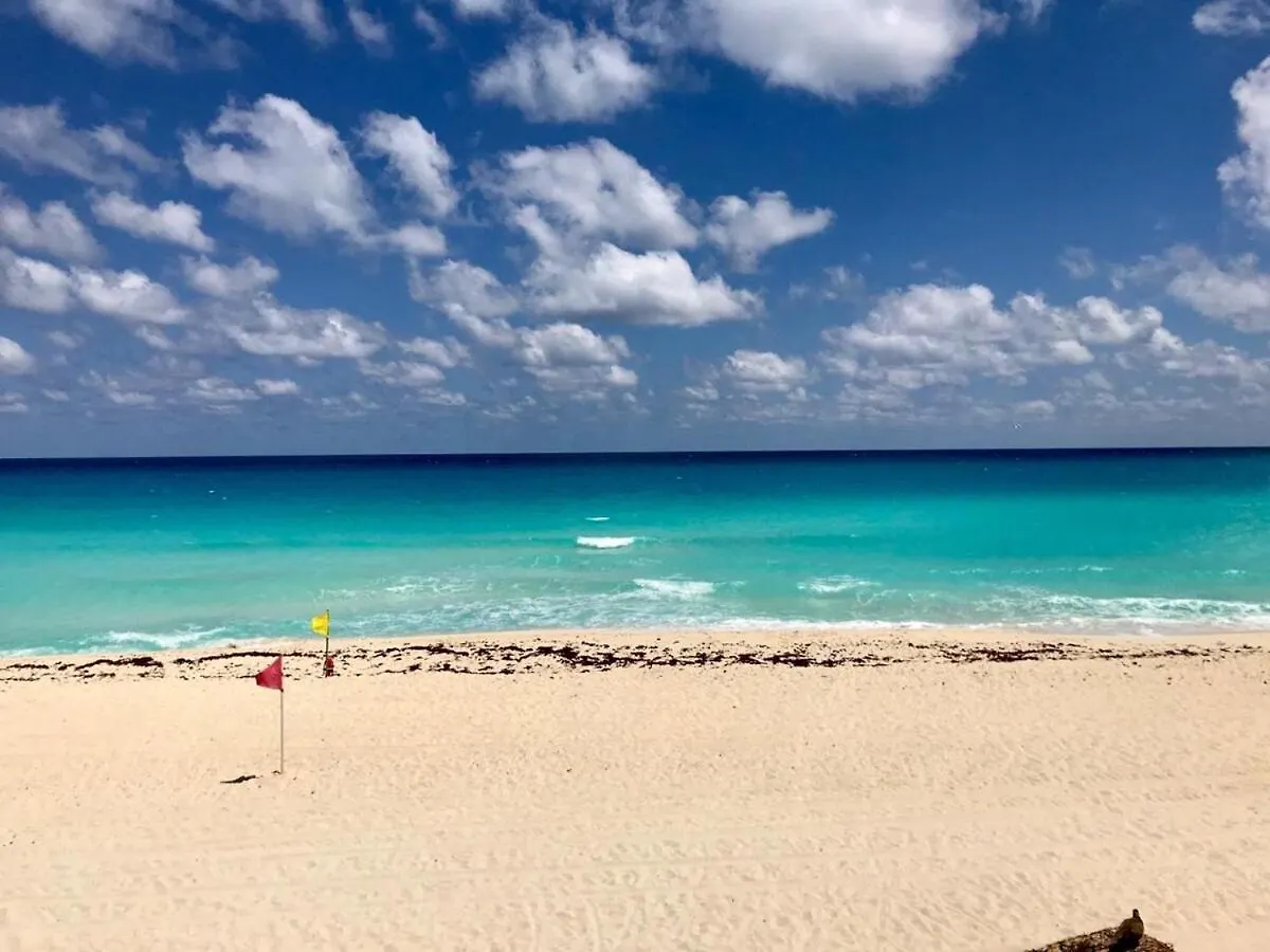 Hermoso Apartamento Con Playa En Zona Hotelera Cancún Messico