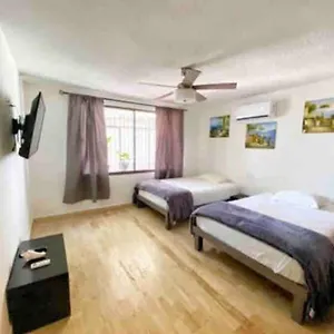 Rooftop Penthouse 3 Bedrooms, Sleeps 8! Apartamento